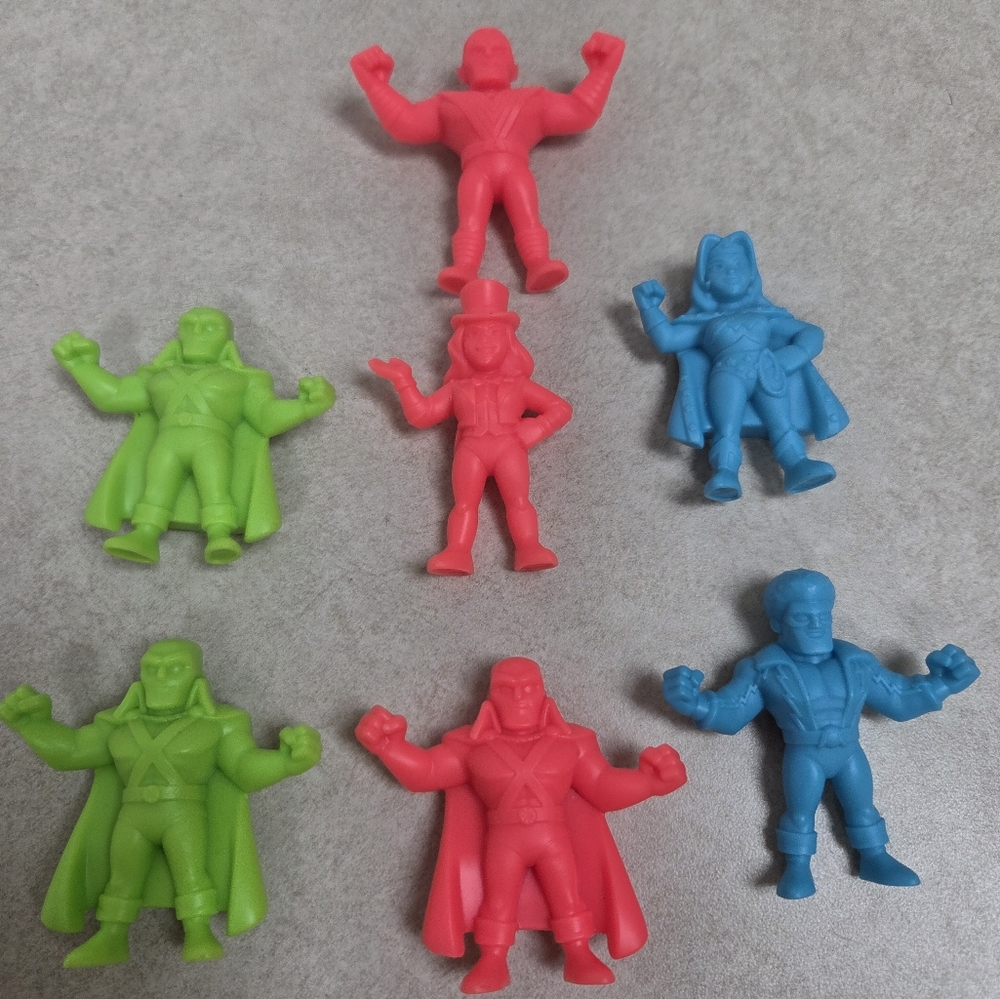 Lot Of 7 DC Mini Figures From Wendy's